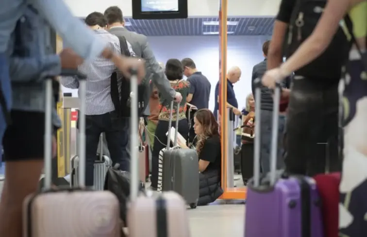 Caos no aeroporto causa esperas
